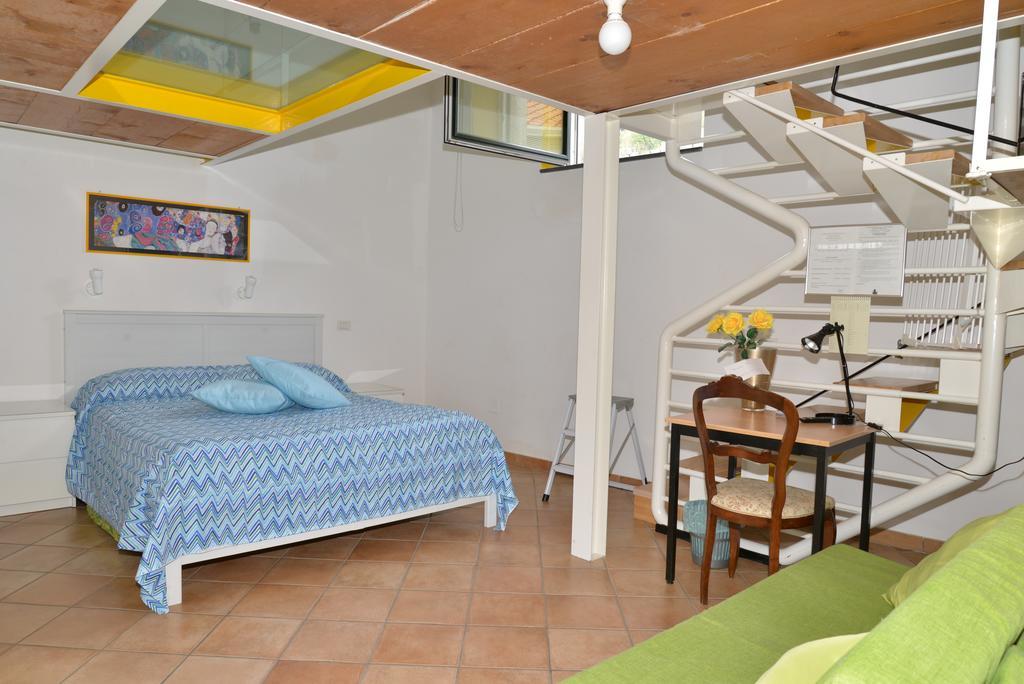 Bed and Breakfast Casa Lungomare à Salernes Extérieur photo