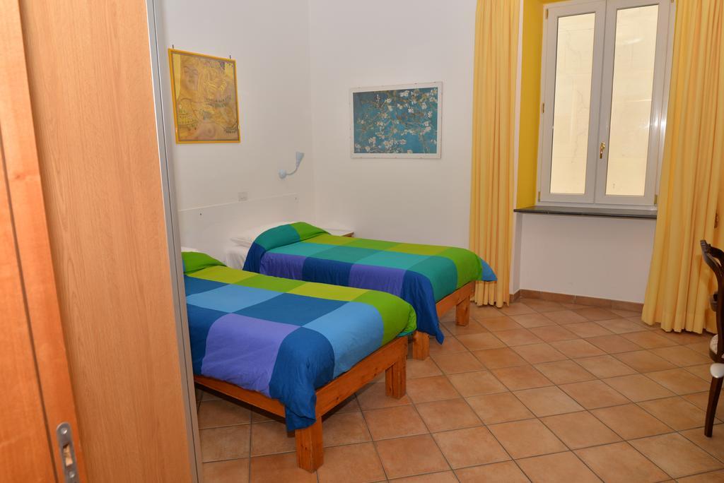 Bed and Breakfast Casa Lungomare à Salernes Extérieur photo