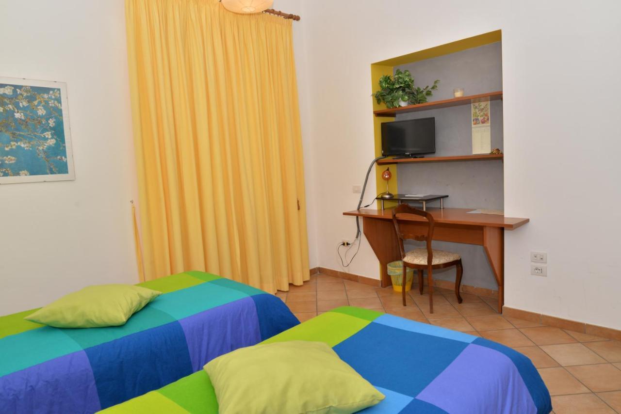 Bed and Breakfast Casa Lungomare à Salernes Extérieur photo