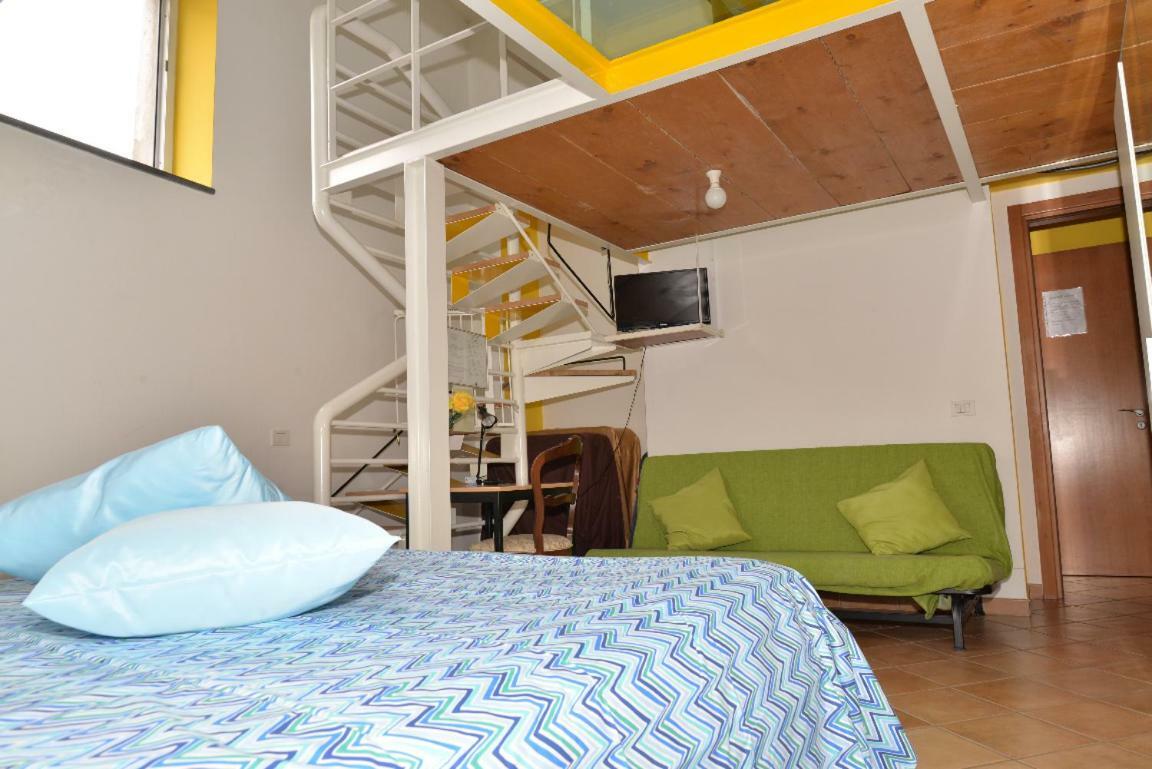 Bed and Breakfast Casa Lungomare à Salernes Extérieur photo